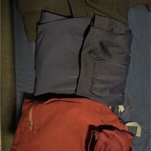 Maternity Fig bottoms gently used size medium!